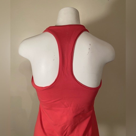 Tonic Active Yoga Top with Built in Shelf Bra Size Medium in EUC - Picture 7 of 12
